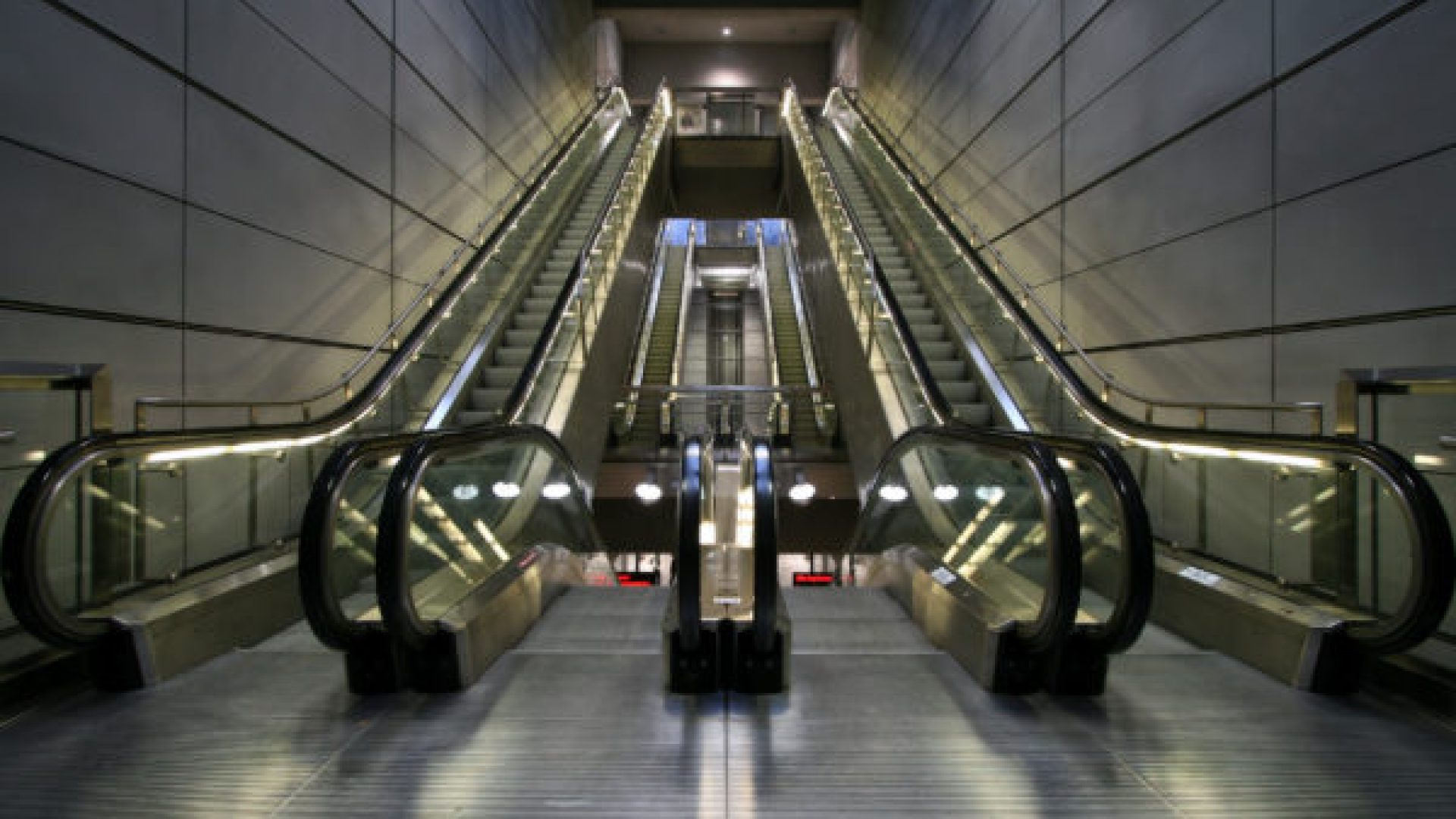 Copenhagen_Metro_escalators-600x391